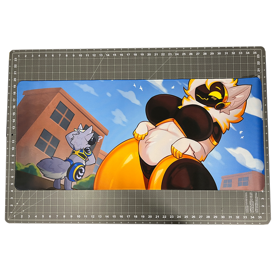 Juno - Giantess Desk Mat