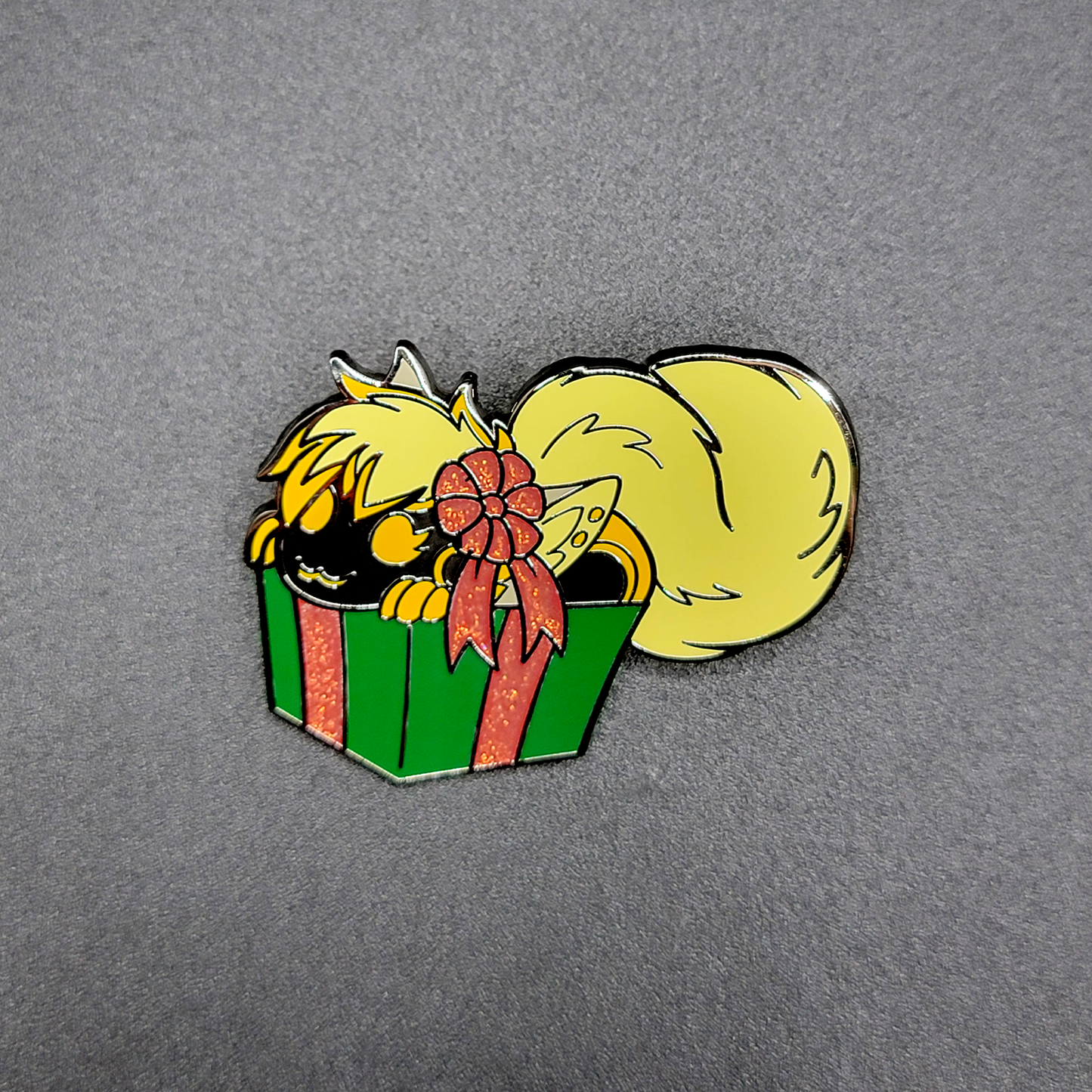 Juno "Present" Pin